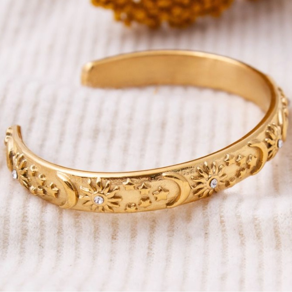 Moon and star cuff bracelet - Picture 2 of 3